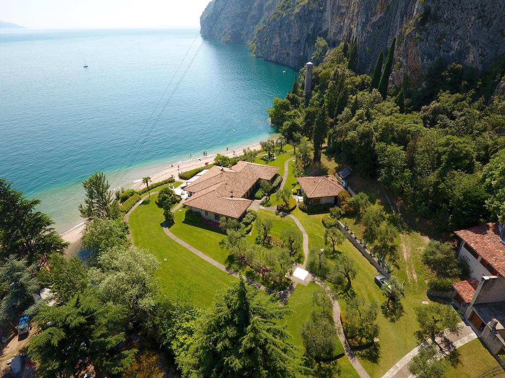 Torre Degli Ulivi Bed and Breakfast Tignale Εξωτερικό φωτογραφία